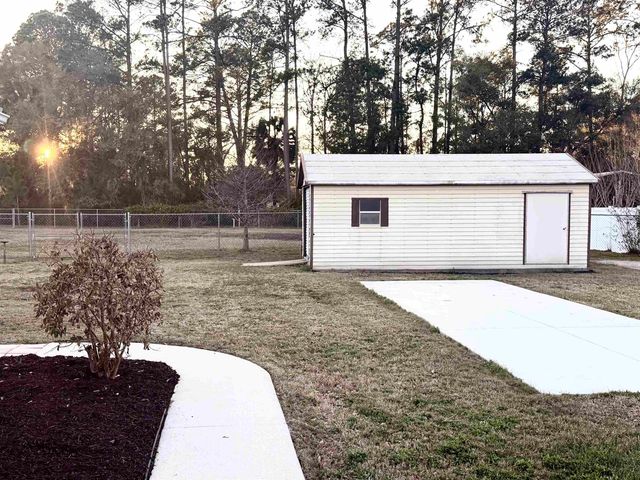 147 Confederate Point Rd, Palatka, FL 32177