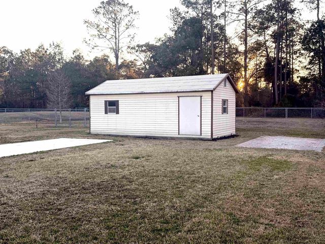 147 Confederate Point Rd, Palatka, FL 32177