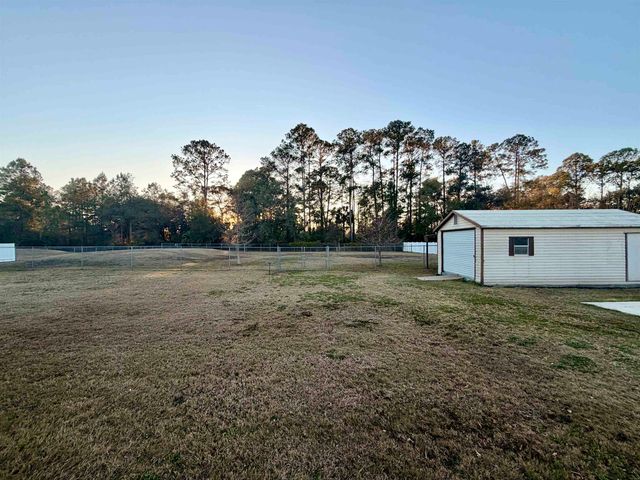 147 Confederate Point Rd, Palatka, FL 32177