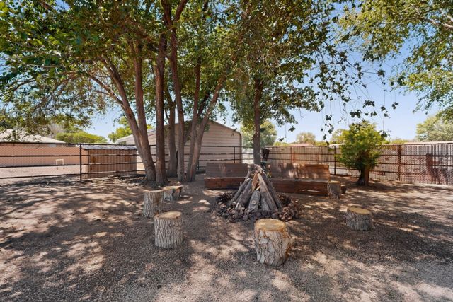 6 Shady Lane, Los Lunas, NM 87031