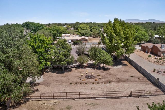 6 Shady Lane, Los Lunas, NM 87031