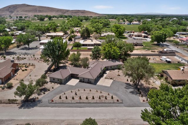 6 Shady Lane, Los Lunas, NM 87031