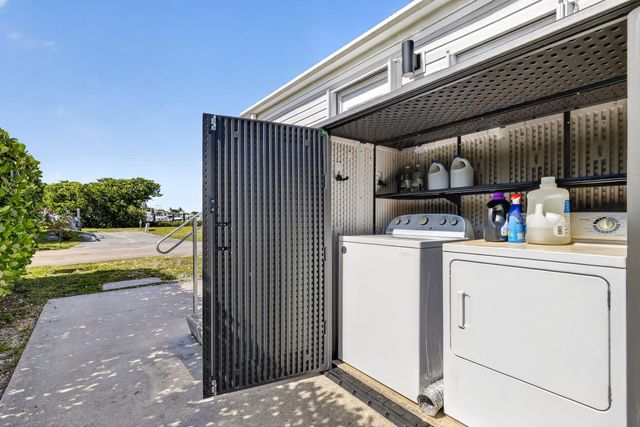 65 Relaxed Circle, Hypoluxo, FL 33462