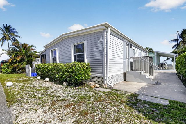 65 Relaxed Circle, Hypoluxo, FL 33462