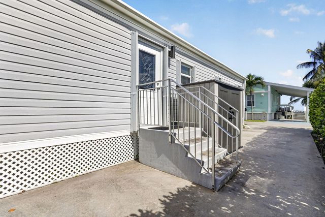65 Relaxed Circle, Hypoluxo, FL 33462