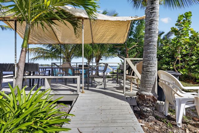 65 Relaxed Circle, Hypoluxo, FL 33462