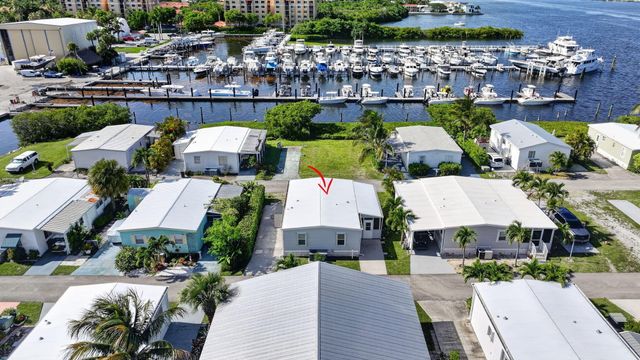 65 Relaxed Circle, Hypoluxo, FL 33462
