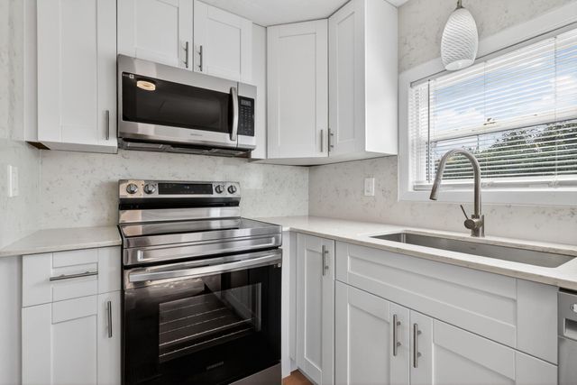 65 Relaxed Circle, Hypoluxo, FL 33462