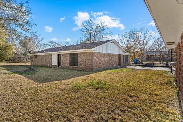 15903 Hickory Drive, Alvin, TX 77511