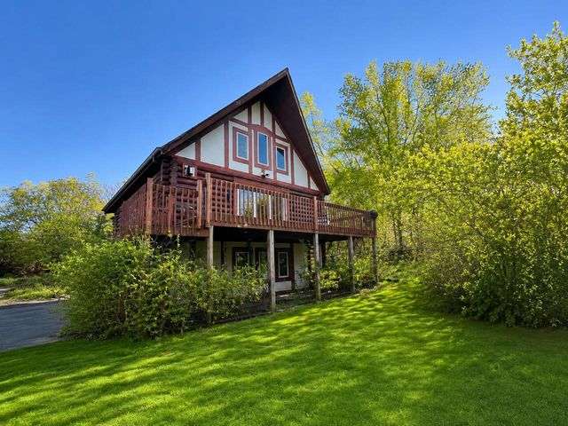 685 Williams DRIVE, Cedarburg, WI 53012