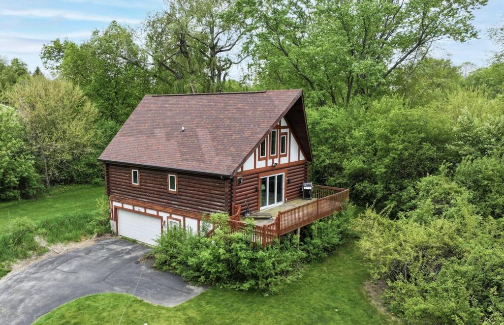 685 Williams DRIVE, Cedarburg, WI 53012