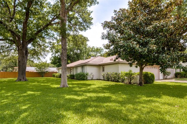 2221 Scarlet Lane, Grand Prairie, TX 75050
