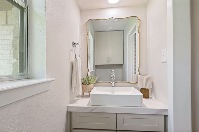2221 Scarlet Lane, Grand Prairie, TX 75050