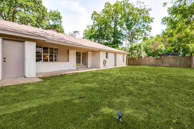 2221 Scarlet Lane, Grand Prairie, TX 75050