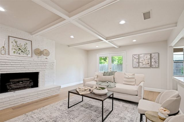 2221 Scarlet Lane, Grand Prairie, TX 75050