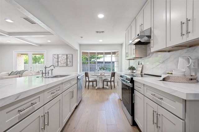 2221 Scarlet Lane, Grand Prairie, TX 75050