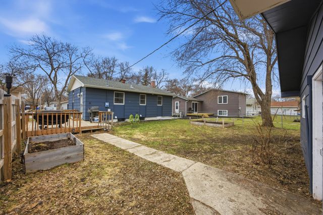 825 26th Street N, Fargo, ND 58102