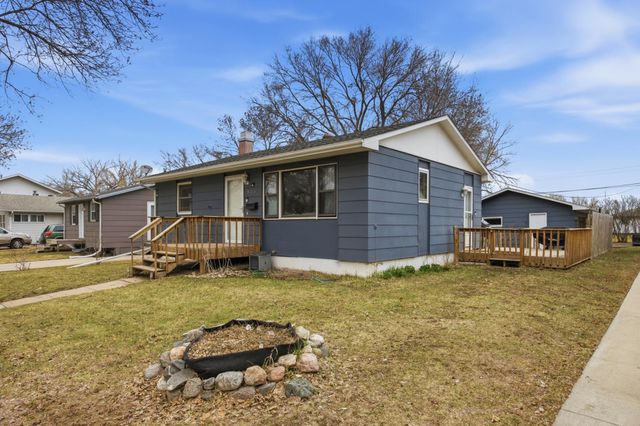825 26th Street N, Fargo, ND 58102
