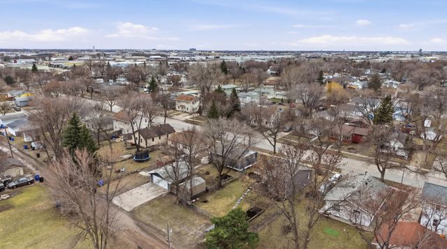 825 26th Street N, Fargo, ND 58102