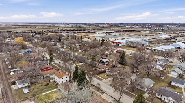 825 26th Street N, Fargo, ND 58102