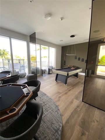 10241 NW 71st Ter, Doral, FL 33178