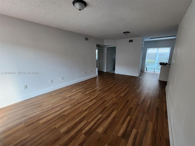 10019 W Okeechobee Road 102, Hialeah Gardens, FL 33016