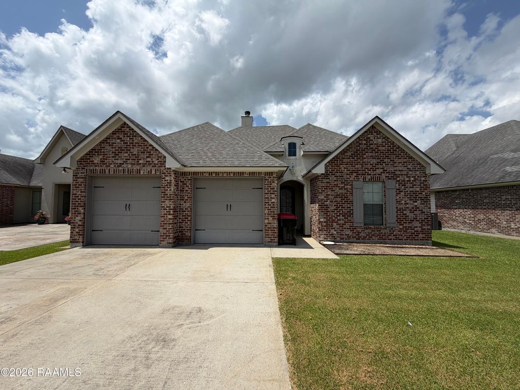 111 Sleepy Brook Road, Lafayette, LA 70508