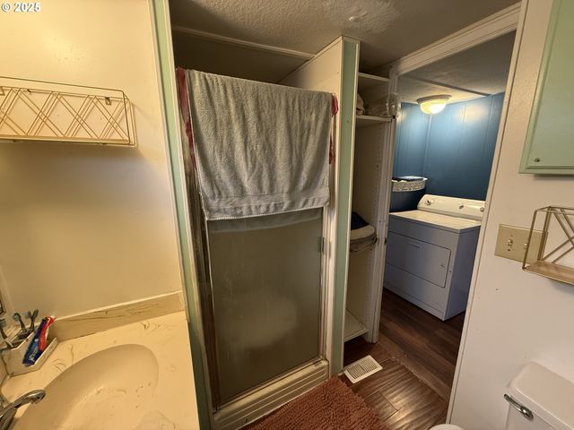 67624 SPINREEL Rd 44, North Bend, OR 97459