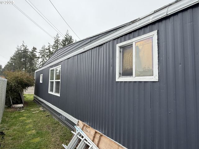 67624 SPINREEL Rd 44, North Bend, OR 97459