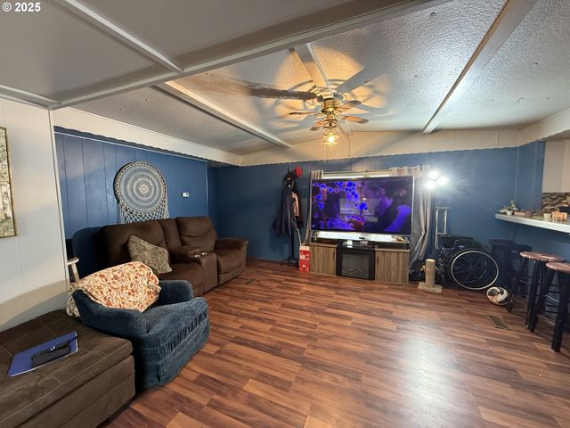 67624 SPINREEL Rd 44, North Bend, OR 97459