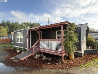 67624 SPINREEL Rd 44, North Bend, OR 97459