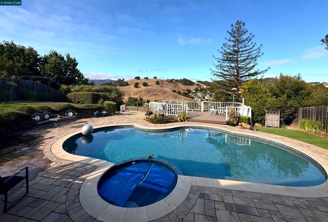 416 Verbena Court, Pleasant Hill, CA 94523