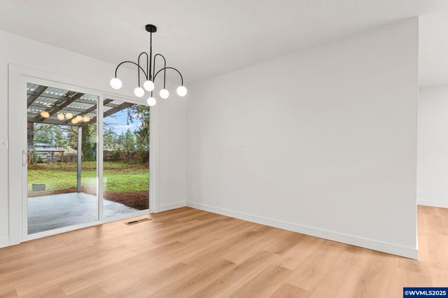 15133 SE Woodward St, Portland, OR 97236