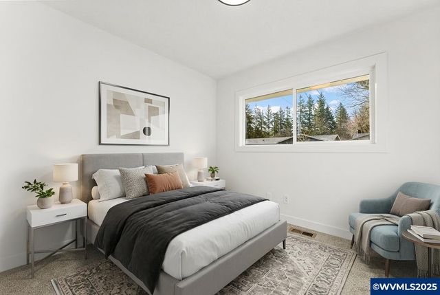 15133 SE Woodward St, Portland, OR 97236