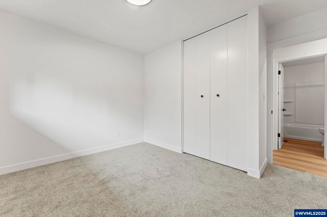 15133 SE Woodward St, Portland, OR 97236