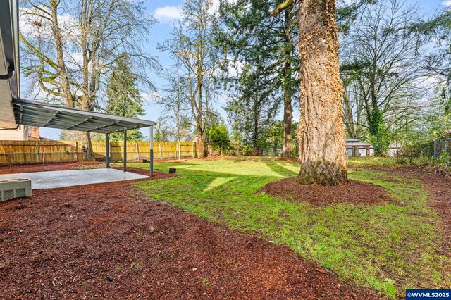 15133 SE Woodward St, Portland, OR 97236