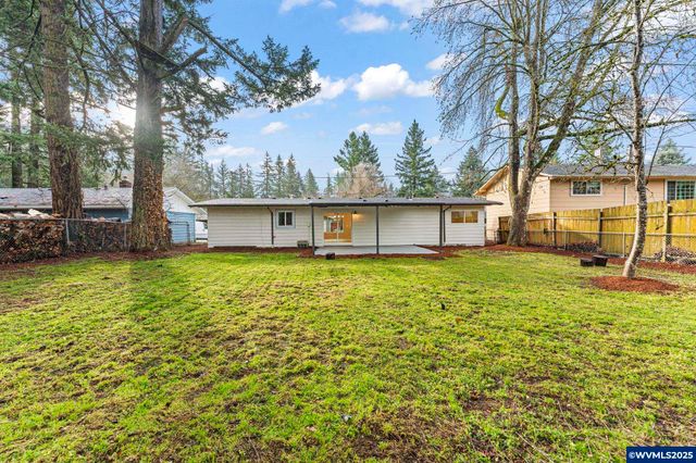 15133 SE Woodward St, Portland, OR 97236