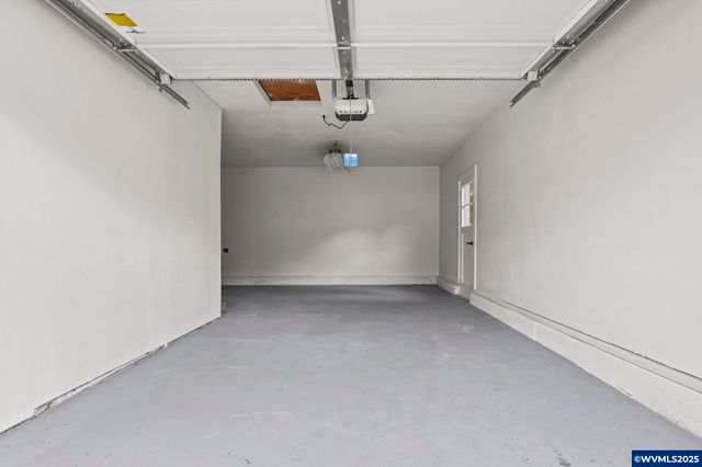 15133 SE Woodward St, Portland, OR 97236