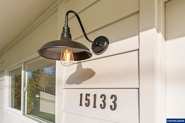 15133 SE Woodward St, Portland, OR 97236