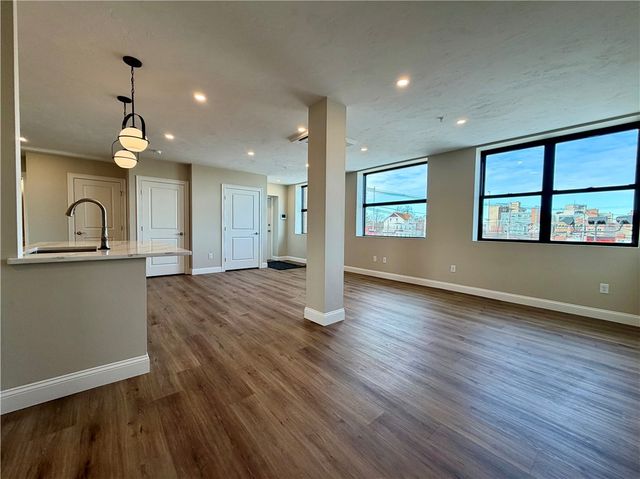 754 Eddy Street 3B, Providence, RI 02903