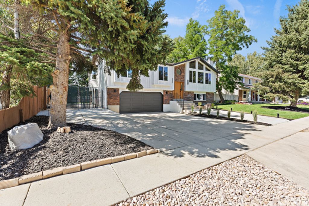 10074 S KALINDA DR, Sandy, UT 84092 — photo 3
