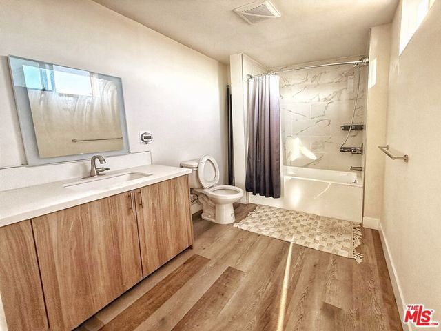 723 S St Andrews Place 504, Los Angeles, CA 90005