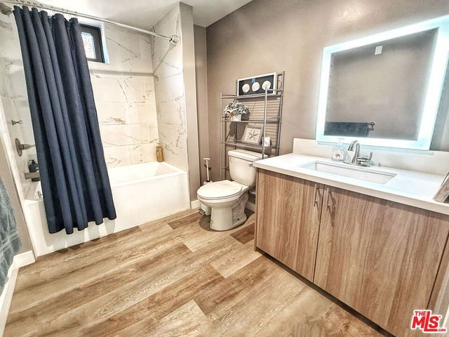 723 S St Andrews Place 504, Los Angeles, CA 90005