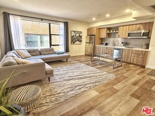 723 S St Andrews Place 504, Los Angeles, CA 90005