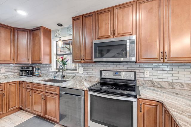 281 GALBRAITH AVENUE, Oak Hill, FL 32759