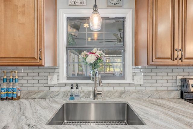 281 GALBRAITH AVENUE, Oak Hill, FL 32759