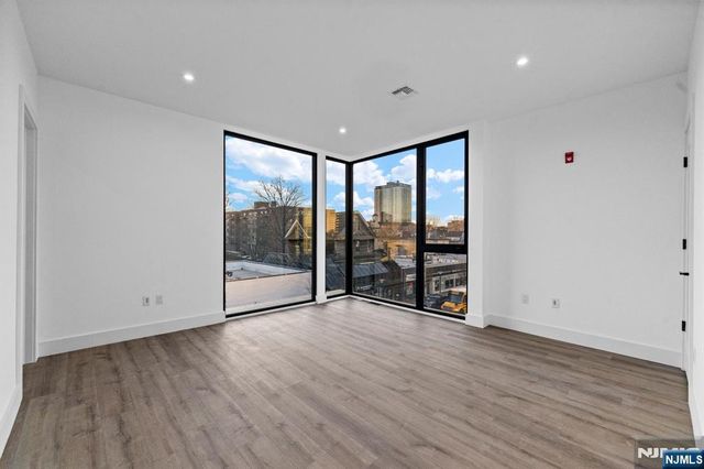 223 Main Street 1, Fort Lee, NJ 07024