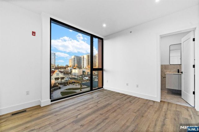 223 Main Street 1, Fort Lee, NJ 07024