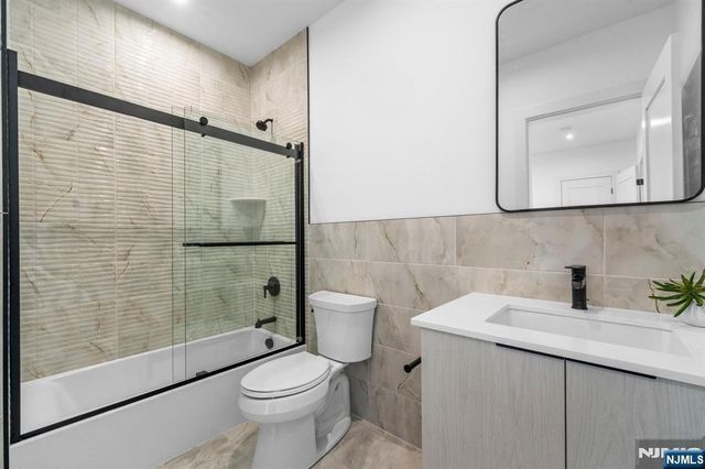 223 Main Street 1, Fort Lee, NJ 07024
