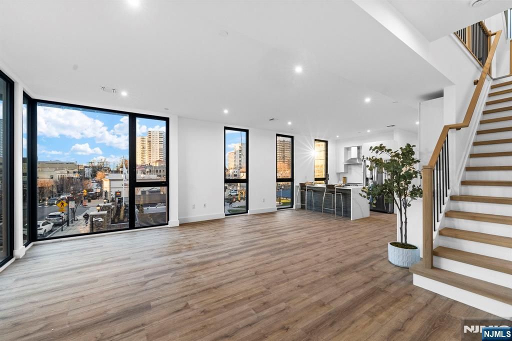 223 Main Street 1, Fort Lee, NJ 07024